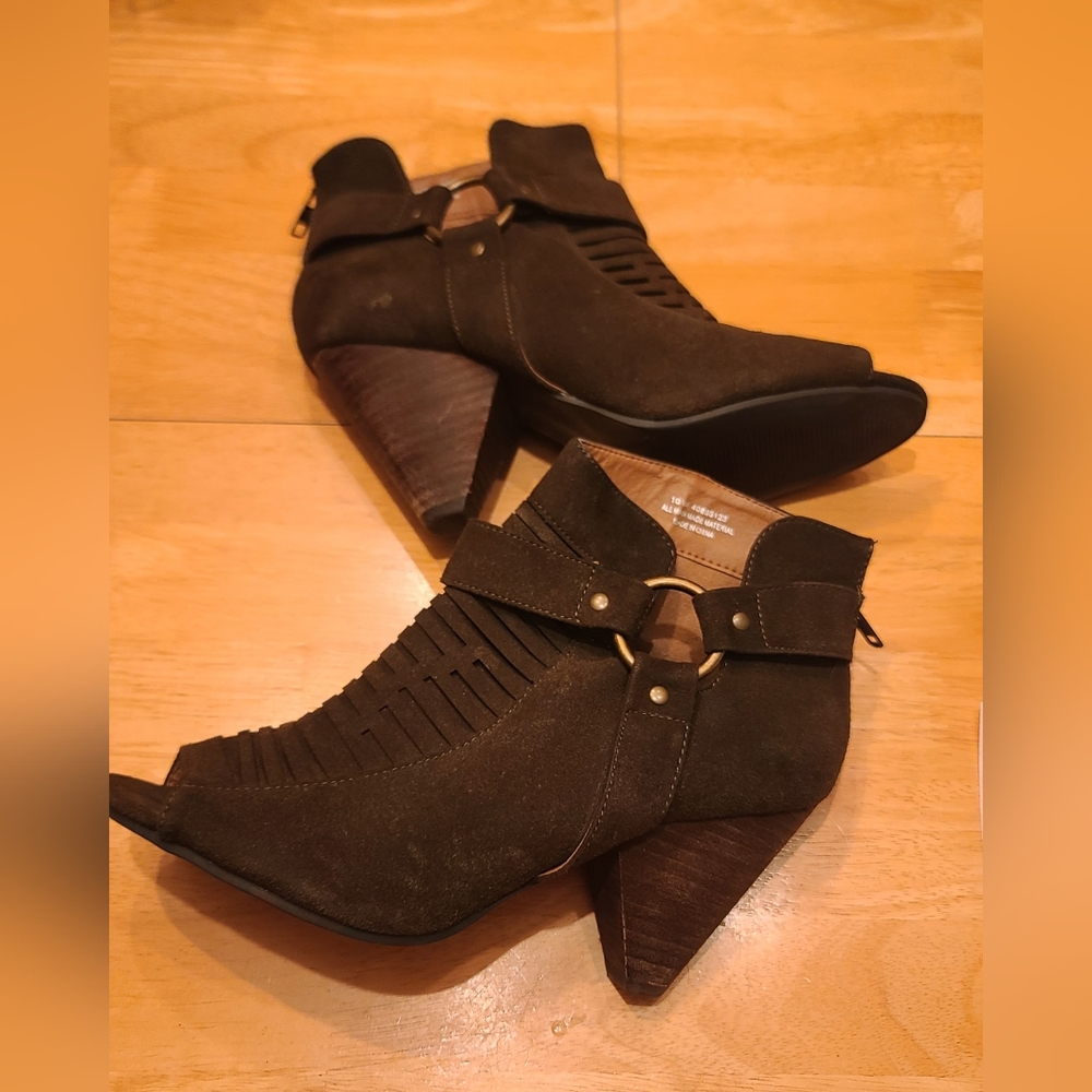 Cato Olive Open Toe Buckle Ankle Booties Sz 10 AS IS